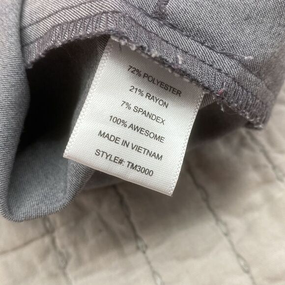 FIGS scrub top - Picture 9 of 10